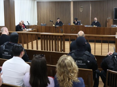 Katzenbach Imre 540 millióval tűnt el, holttestét elásták